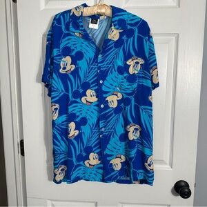Disney bright blue Mickey Mouse men's shirt, size Lg., rayon, front pocket, WDW